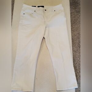 Nine West date night jeans. Sz 14/32 white cropped